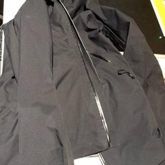Veste Zwarte jas, a été signalé par Bibliotheek Neude (Utrecht) utilisant iLost
