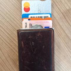 حامل البطاقة، كما تم الإبلاغ عنه بواسطة Connexxion Haarlem AML عبر iLost