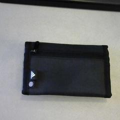 Portefeuille, a été signalé par Walibi Holland utilisant iLost