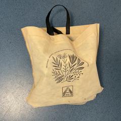 Saco, como reportado por Breng Arnhem utilizando o iLost