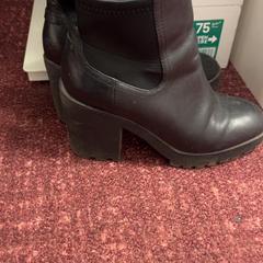 Zapata, gisa salatu by ibis Styles Rotterdam Ahoy iLost erabiliz