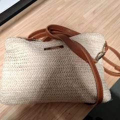 Čl Beige marron, ako bolo nahlásené IKEA Villiers-sur-Marne pomocou iLost