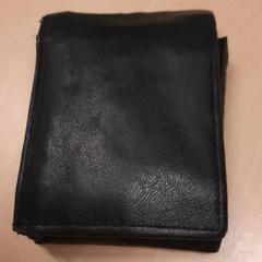 Brieftasche, gemeldet von RET über iLost