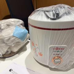 Vařič rýže & Župan, jak nahlášeno Amsterdam ID Aparthotel pomocí iLost