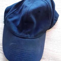 Boné, como reportado por EBS Tramplein utilizando o iLost