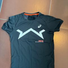 تي شيرت asics sport، كما تم الإبلاغ عنه بواسطة WestCord Hotel Eindhoven عبر iLost