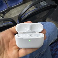 Empty Airpods Pro Case, segons s'ha informat a iLost