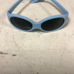 Gafas de sol, segundo informou Artis usando iLost