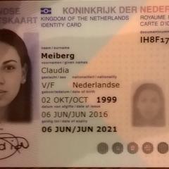 I-phone 6 wit   indentiteiskaart Claudia Meiberg