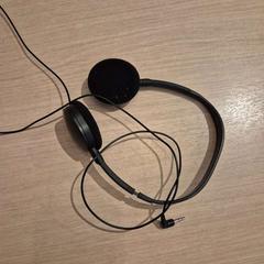 Auriculares, ha sido reportado por Amsterdam ID Aparthotel con iLost