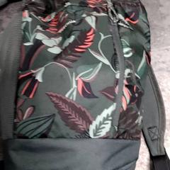 バックパック がiLostで Arriva Friesland / Groningen によって報告されました