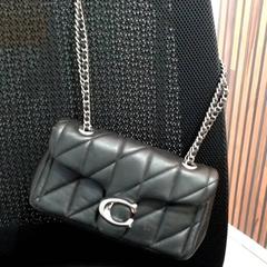 Táska, amint azt allGo Almere az iLost segítségével jelentette.