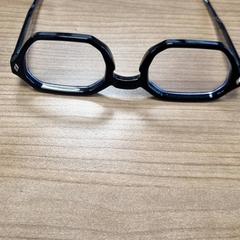 Bril, zoals gemeld door Connexxion Amstelland-Meerlanden Schiphol Noord met iLost