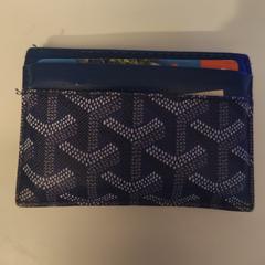 Blue wallet, as reported to iLost