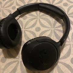 Zwarte koptelefoon, iLost'a bildirildiği gibi