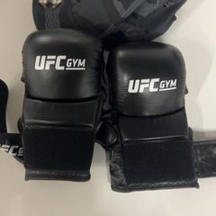 Gants & Casquette, a été signalé par Silver Sands Beach utilisant iLost