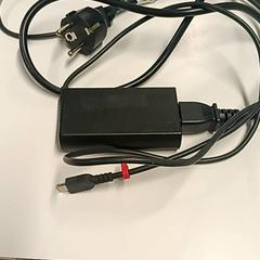 Oplader, zoals gemeld door Vrije Universiteit Brussel (VUB) met iLost