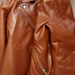 Kurtka, zgłoszono przez Inntel Hotels Amsterdam Centre przy użyciu iLost