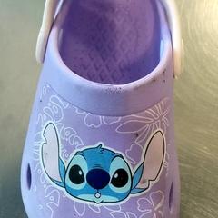 Chaussure pour enfants & Chaussure Kind rechts paars Stitch, a été signalé par Burgers' Zoo utilisant iLost