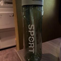 Fles, zoals gemeld door Van der Valk Hotel Haarlem met iLost
