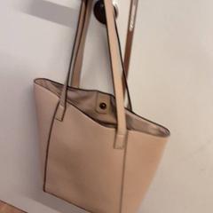 Väska, rapporterat av Qbuzz ZHN med iLost