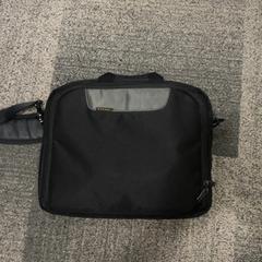 Laptop tas Zwart، كما تم الإبلاغ عنه بواسطة Jaarbeurs عبر iLost
