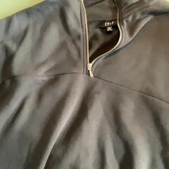 Pull Dark grey, a été signalé par MEININGER Hotel Bremen Hauptbahnhof utilisant iLost