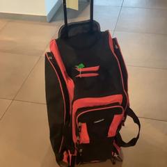 Rugzak Pink, zoals gemeld door MEININGER Hotel Heidelberg Hauptbahnhof met iLost
