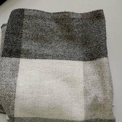 의류 - Sjaal, iLost를 사용하여 Centraal magazijn에 보고됨