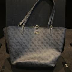 Väska, rapporterat av Van der Valk Hotel Utrecht med iLost