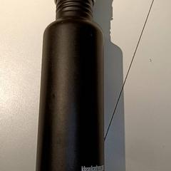 Bidon Zwarte metalen, amint azt IKEA Groningen az iLost segítségével jelentette.