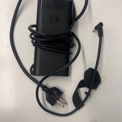 Carregador HP, como reportado por HvA Amstelcampus utilizando o iLost