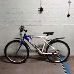 دراجة أطفال tempest Blauw wit، كما تم الإبلاغ عنه بواسطة Fietsdepot Hasselt عبر iLost