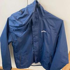 Chaqueta Blau von NANOK, ha sido reportado por Wilmering Vechta con iLost