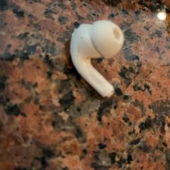 Ecouteur Wit, a été signalé par Pathé Nijmegen utilisant iLost