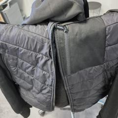 Jacka zwart, rapporterat av Arriva Infoshop Enschede med iLost