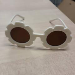 サングラス Zonnebril がiLostで IKEA Breda によって報告されました