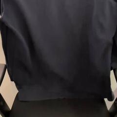 Svetr, jak nahlášeno Eindhoven Airport pomocí iLost