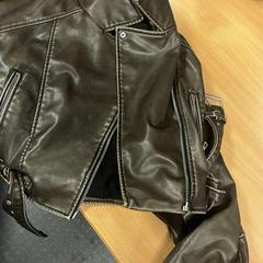 Jaqueta, segons ha informat Pouw Vervoer mitjançant iLost