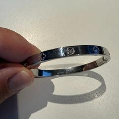 Armband brace, rapporterat av Inntel Hotels Amsterdam Landmark med iLost