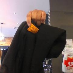 Camisola Black Jacket from orginale, como reportado por MEININGER Hotel Hamburg City Center utilizando o iLost