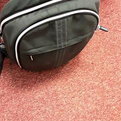 Rugtas Groen linnen,kunststof, iLost를 사용하여 Arriva West-Brabant에 보고됨