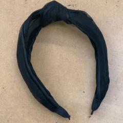 カチューシャ, amint azt IKEA Tokyo-Bay az iLost segítségével jelentette.