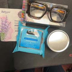 Glasses Doekjes, pennen, kaars, as reported by ibis Styles Rotterdam Ahoy using iLost