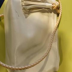 Taška Wit, ako bolo nahlásené Regio Limburg - Leuven pomocou iLost