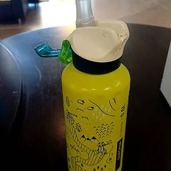 Láhev na pití, jak nahlášeno IKEA Lille pomocí iLost