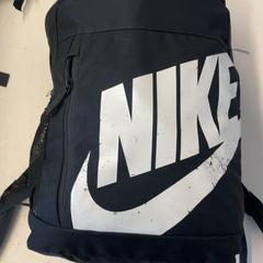 Motxila, gisa salatu by GVB iLost erabiliz