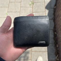Black wallet, as reported to iLost