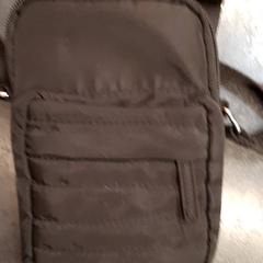 Bolsa, segundo informou Rotterdam The Hague Airport usando iLost