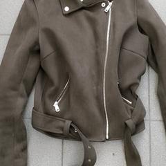 Kleding - Jas khaki, segons ha informat Centraal magazijn mitjançant iLost